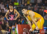 MK体育-比赛中球员的壮举让观众叹为观止